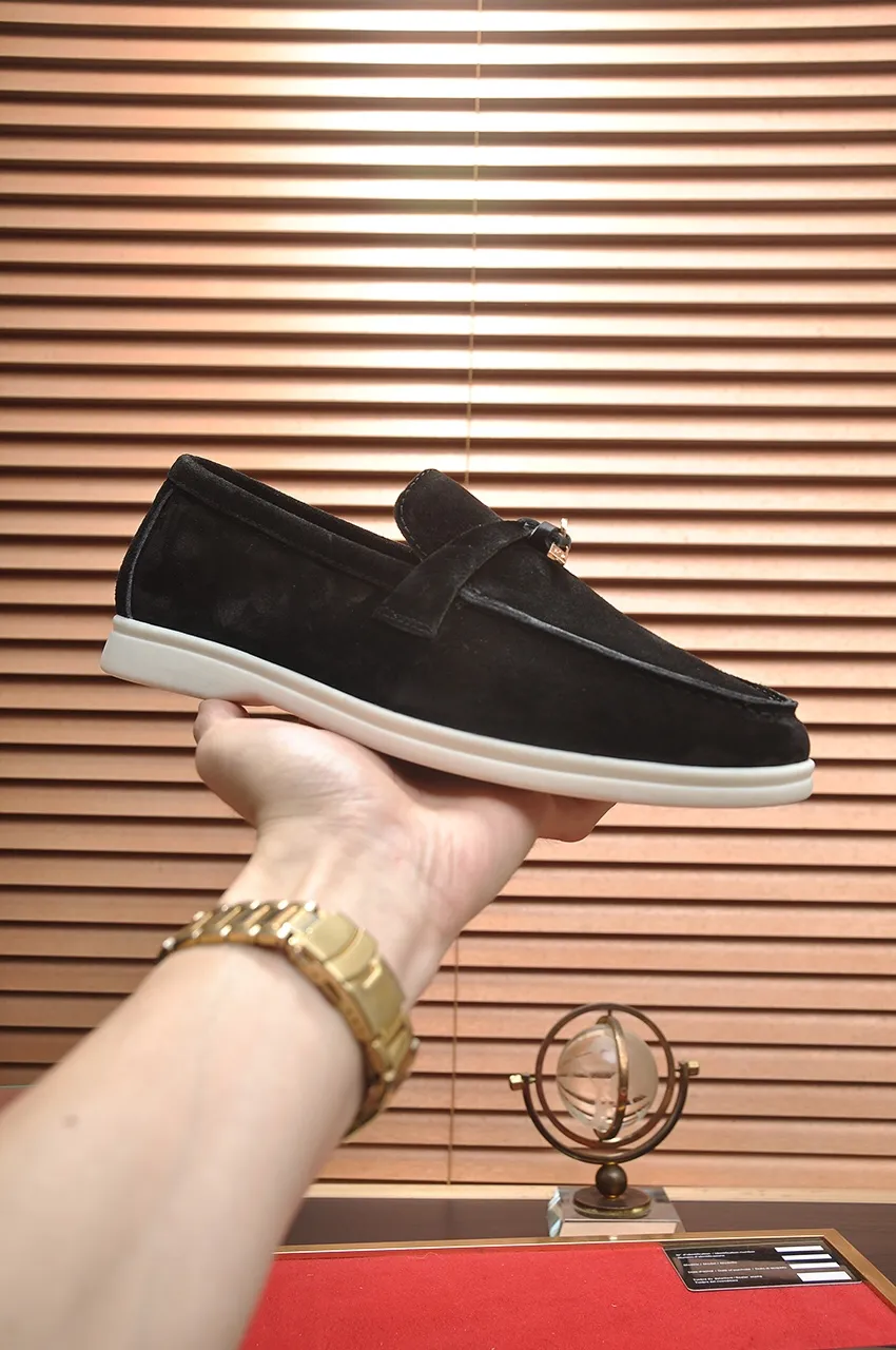 Men's shoes 💰400💶[𝐥𝐨𝐫𝐨 𝐏𝐢𝐚𝐧𝐚] [Couple model] High-end quality, affordable price, LP classic loafers, Italian treasure brand, the only brand that can match Hermès! Only after wearing it do we know that we can’t live up to our feet. Women’s code: 35-40 (customized sizes 34, 41, 42 are non-returnable) Men’s code: 38-44 (customized 45, 46, 47, 48 are non-refundable) Fabric: Customized imported cashmere Lining: Customized imported fetal cowhide Foot: Imported benzene-dyed calfskin Outsole: Exclusive original glass rubber outsole